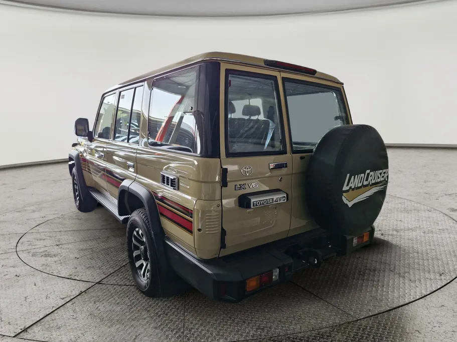 2025 Toyota LAND CRUISER 70 LX 