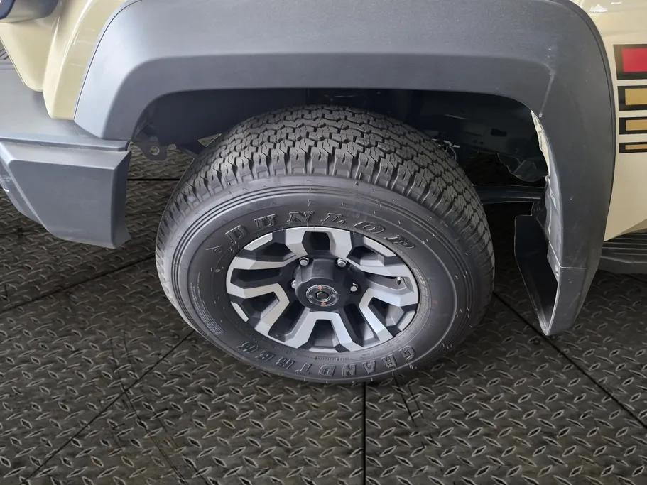 2025 Toyota LAND CRUISER 70 LX 