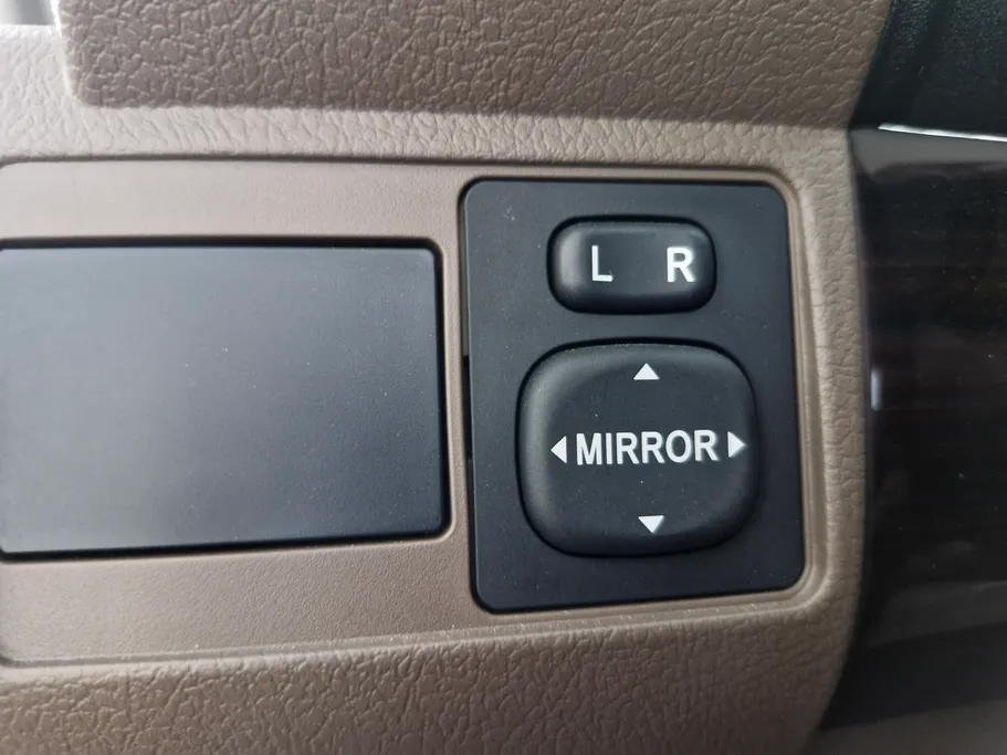 2025 Toyota LAND CRUISER 70 LX 