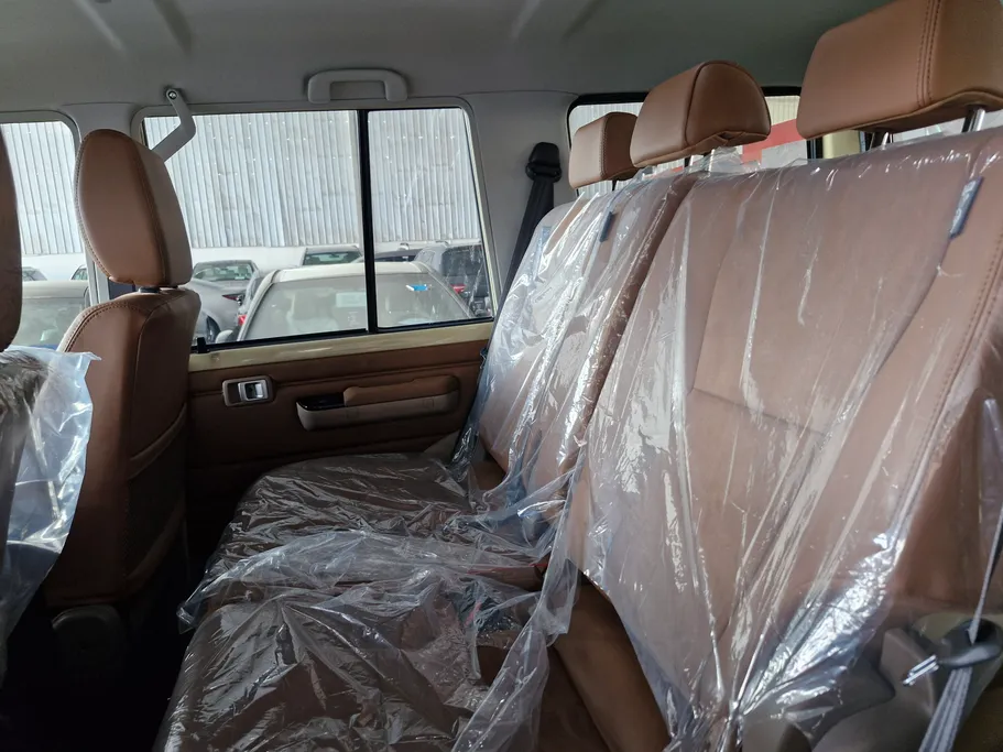 2025 Toyota LAND CRUISER 70 LX 