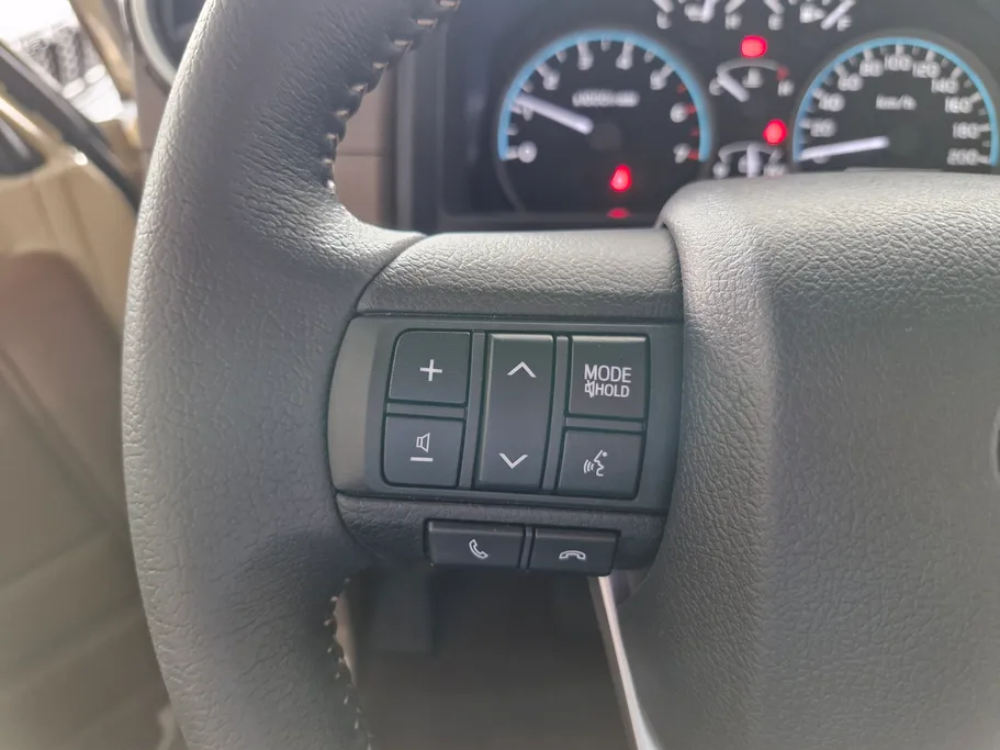 2025 Toyota LAND CRUISER 70 LX 