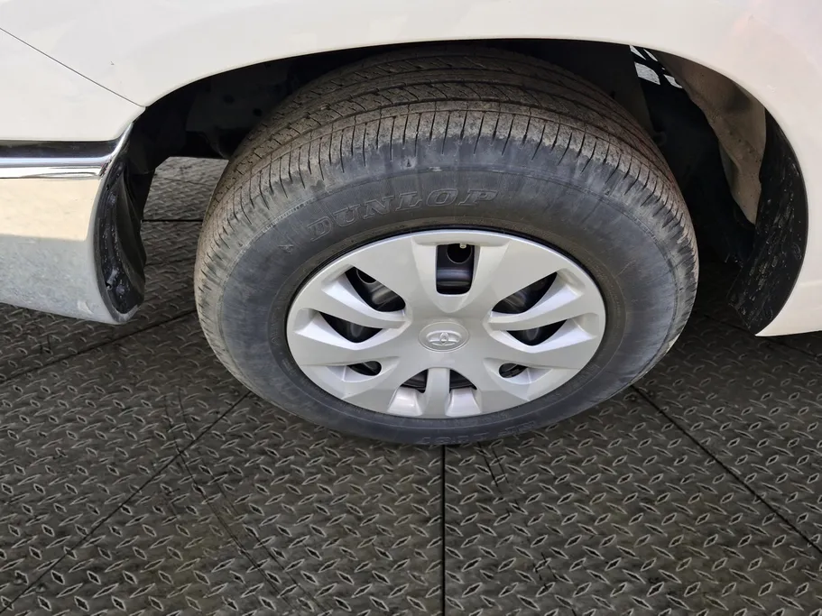 2025 Toyota Hilux GLX 