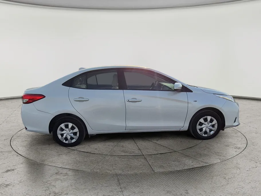 تويوتا يارس Y 2022 