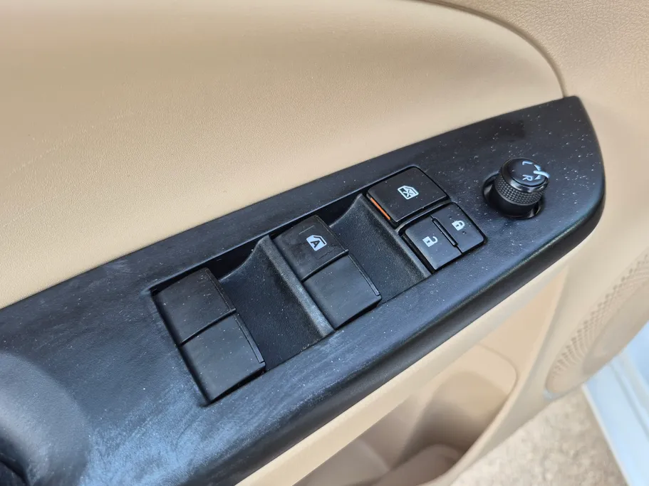 تويوتا يارس Y 2022 