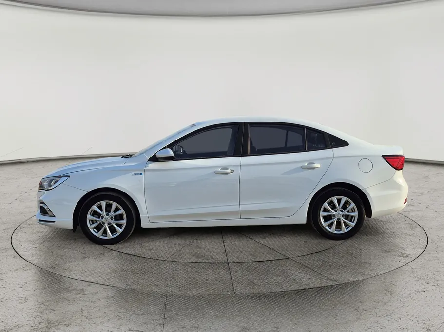 ام جي 5 STD 2023 