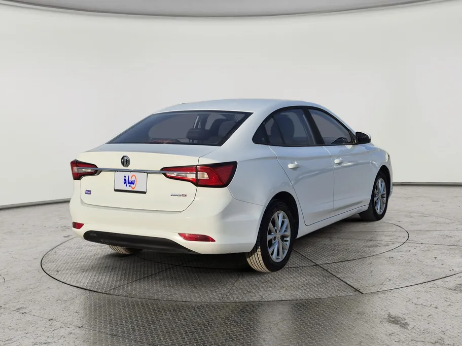 ام جي 5 STD 2023 