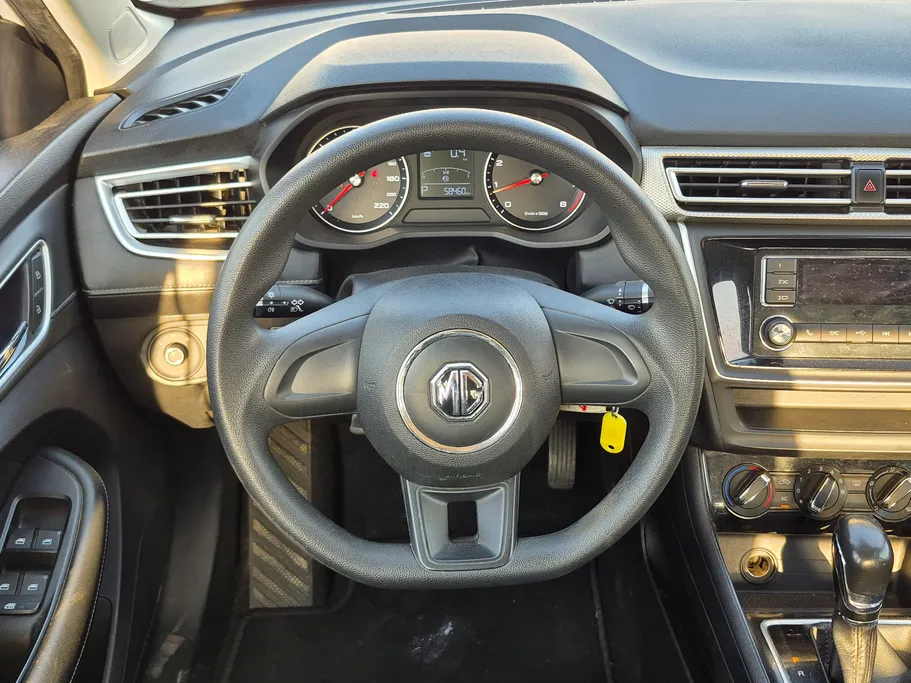 ام جي 5 STD 2023 