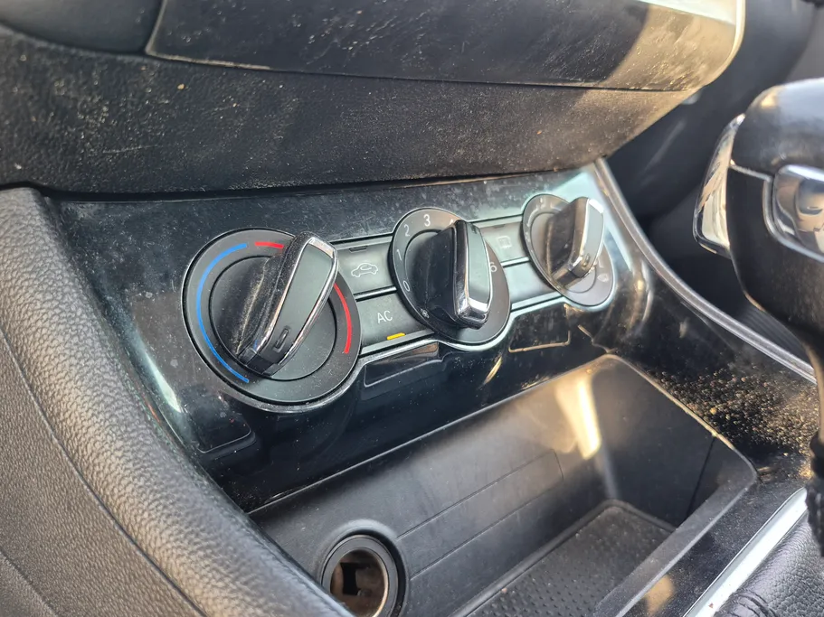 ام جي 5 STD 2023 