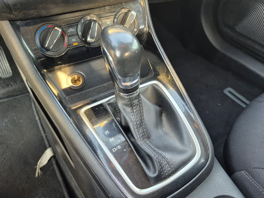 ام جي 5 STD 2023 