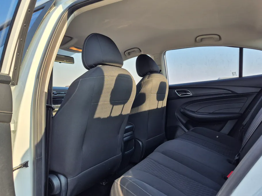 ام جي 5 STD 2023 