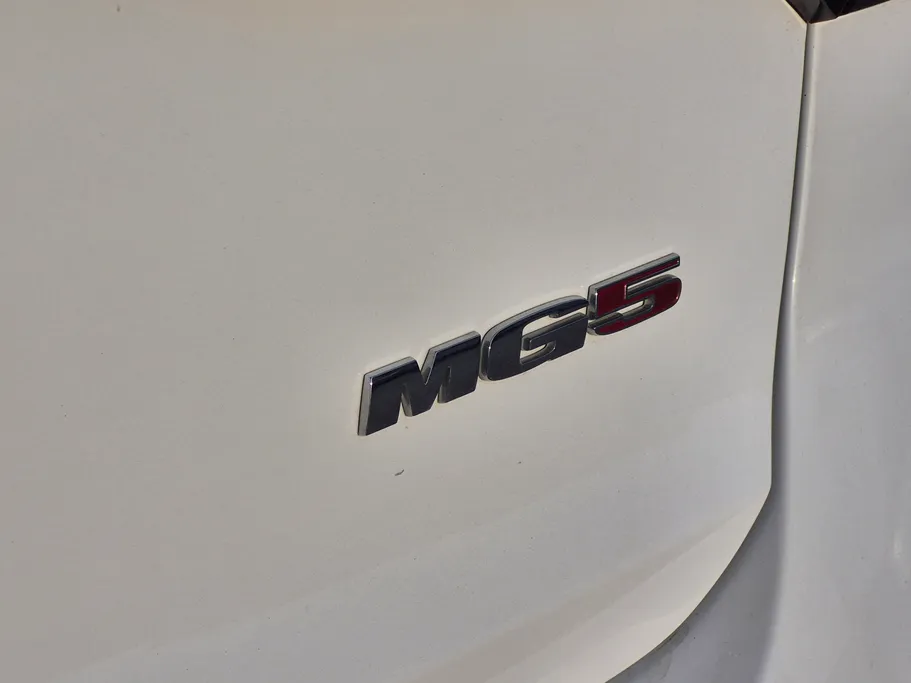 ام جي 5 STD 2023 