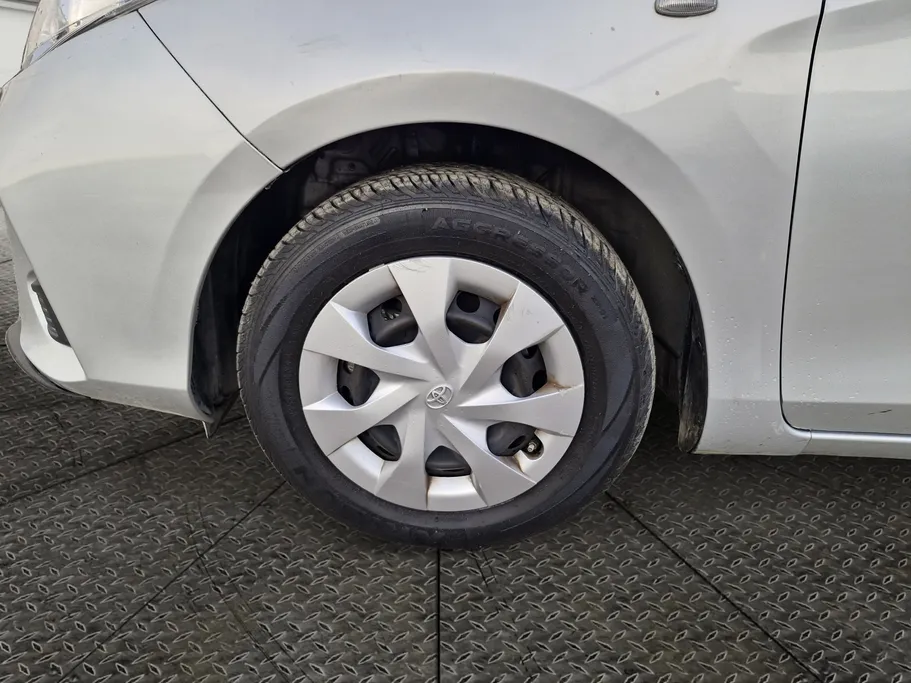 2022 Toyota Yaris  Y 