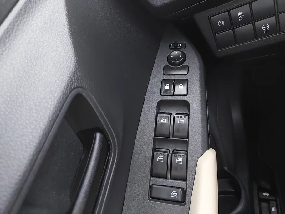 تويوتا يارس Y 2023 