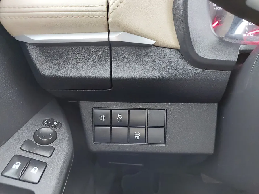 تويوتا يارس Y 2023 