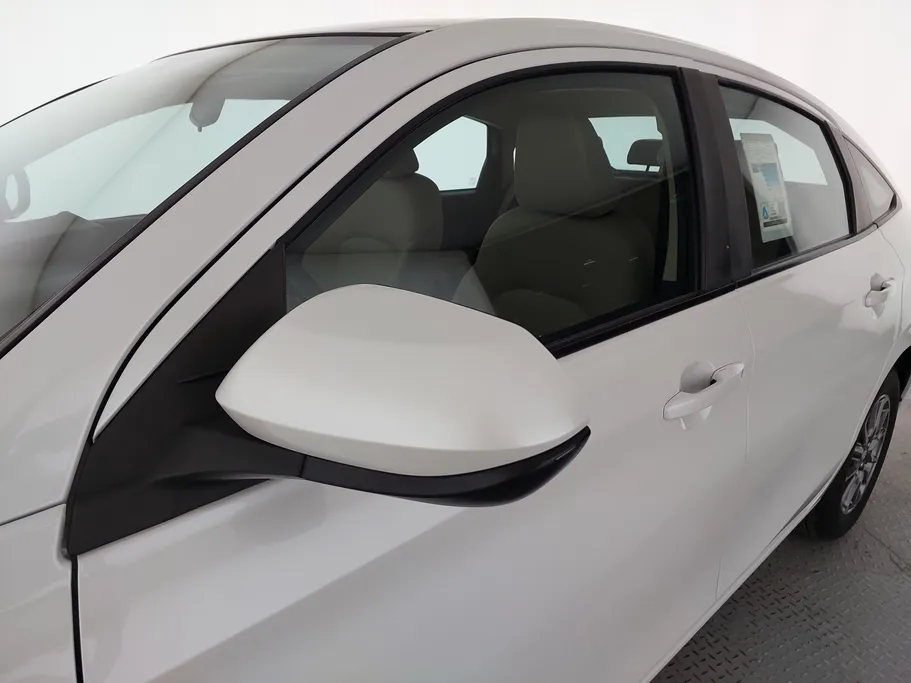 تويوتا يارس Y 2023 