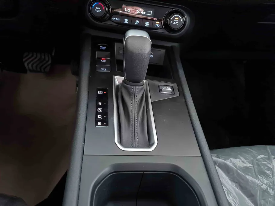 2025 Nissan Kicks SV+ 