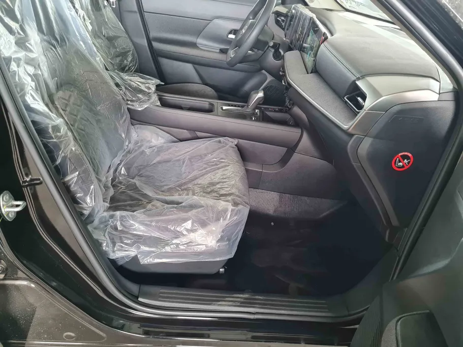 2025 Nissan Kicks SV+ 