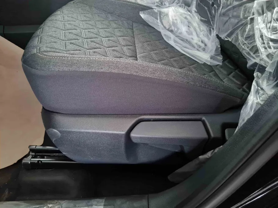 2025 Nissan Kicks SV+ 