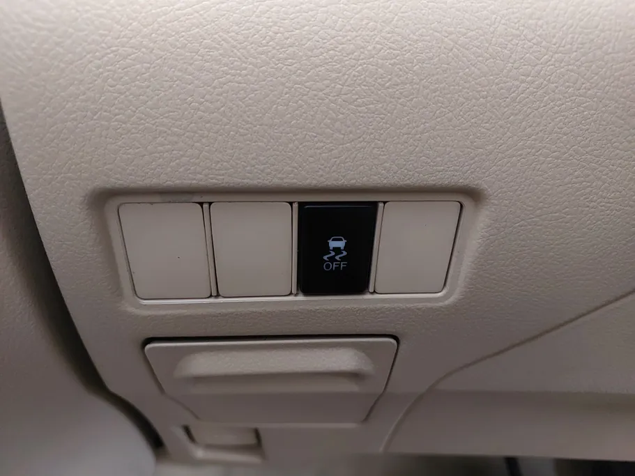 تويوتا يارس Y 2021 