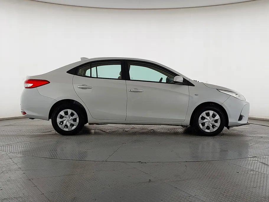 تويوتا يارس Y 2021 