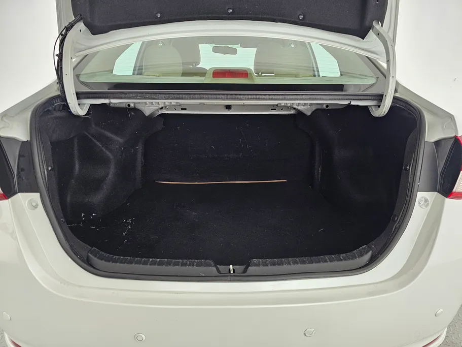 2021 Toyota Yaris  Y 