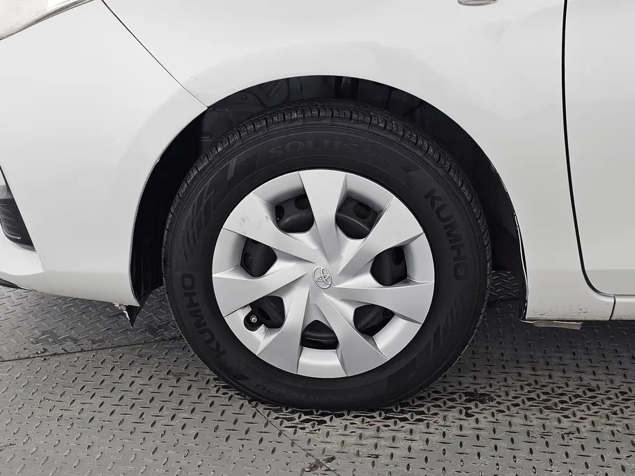 2021 Toyota Yaris  Y 