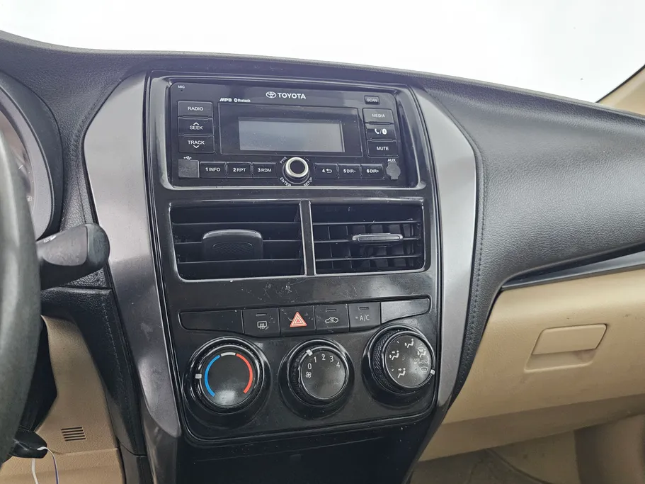 2021 Toyota Yaris  Y 