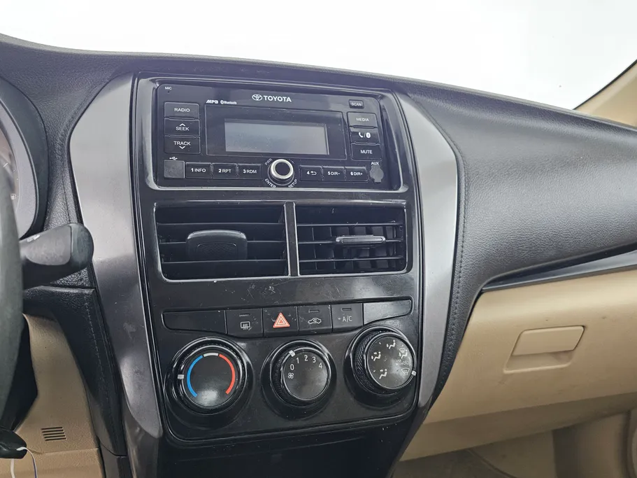 2021 Toyota Yaris  Y 