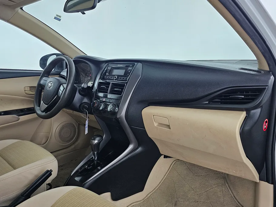 2021 Toyota Yaris  Y 