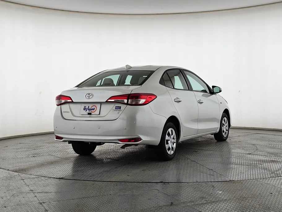 2021 Toyota Yaris  Y 