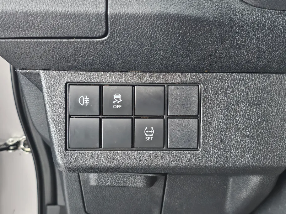 تويوتا يارس Y 2023 