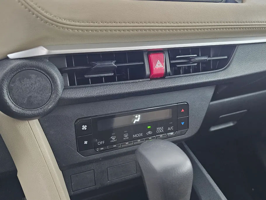 تويوتا يارس Y 2023 