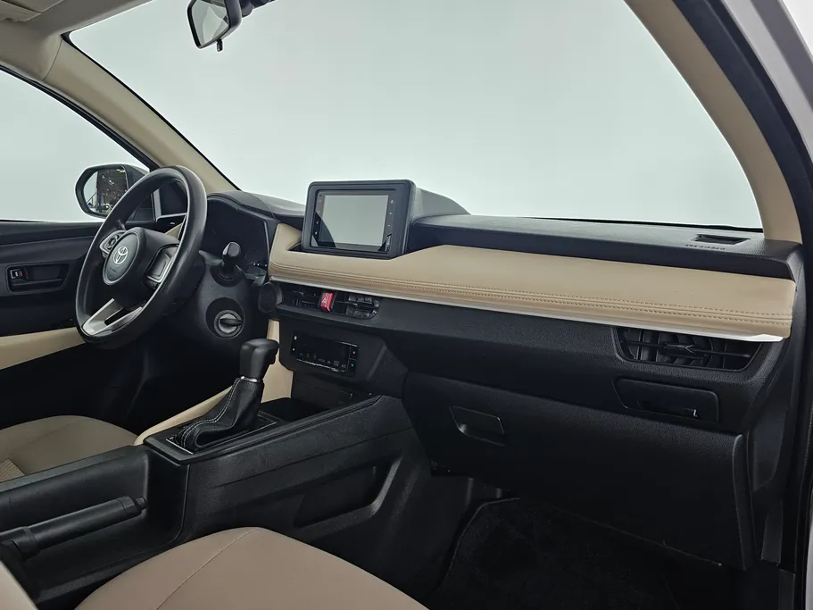 تويوتا يارس Y 2023 