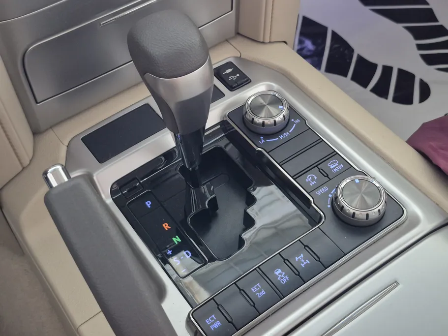 تويوتا لاندكروزر GXR 2021 