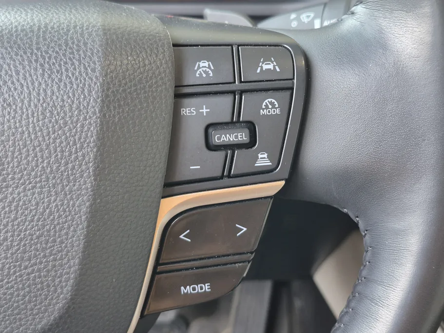 تويوتا كراون Majesta 2023 