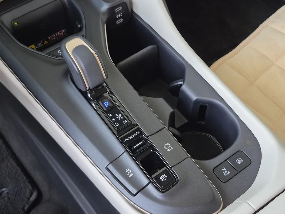 تويوتا كراون Majesta 2023 