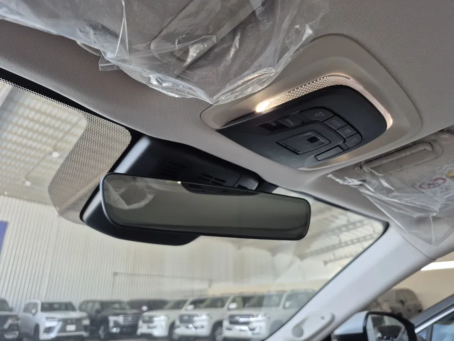 تويوتا كراون Majesta 2023 