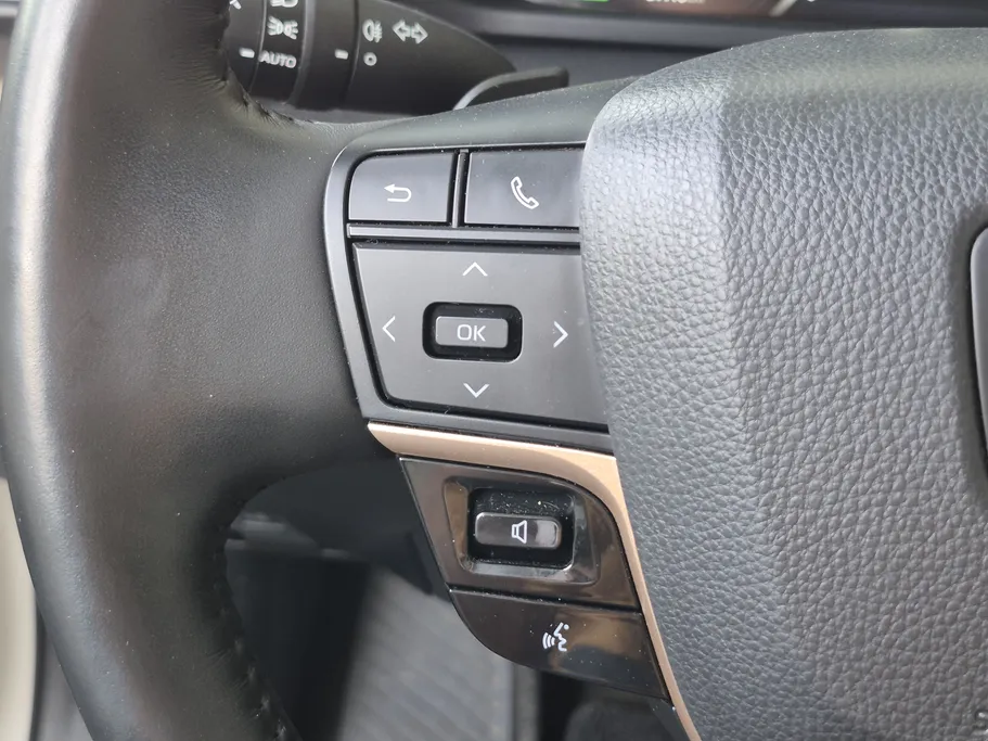 تويوتا كراون Majesta 2023 