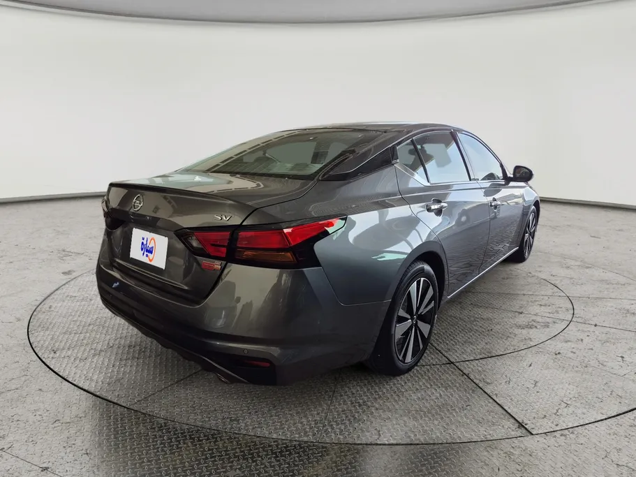 2022 Nissan Altima SV 