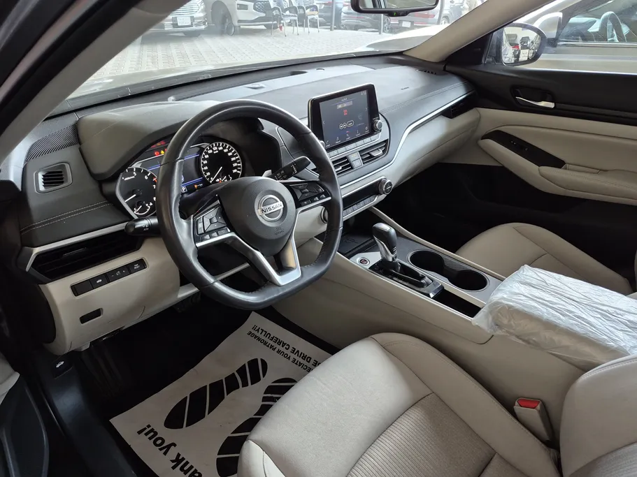 2022 Nissan Altima SV 