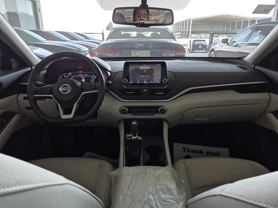 2022 Nissan Altima SV 