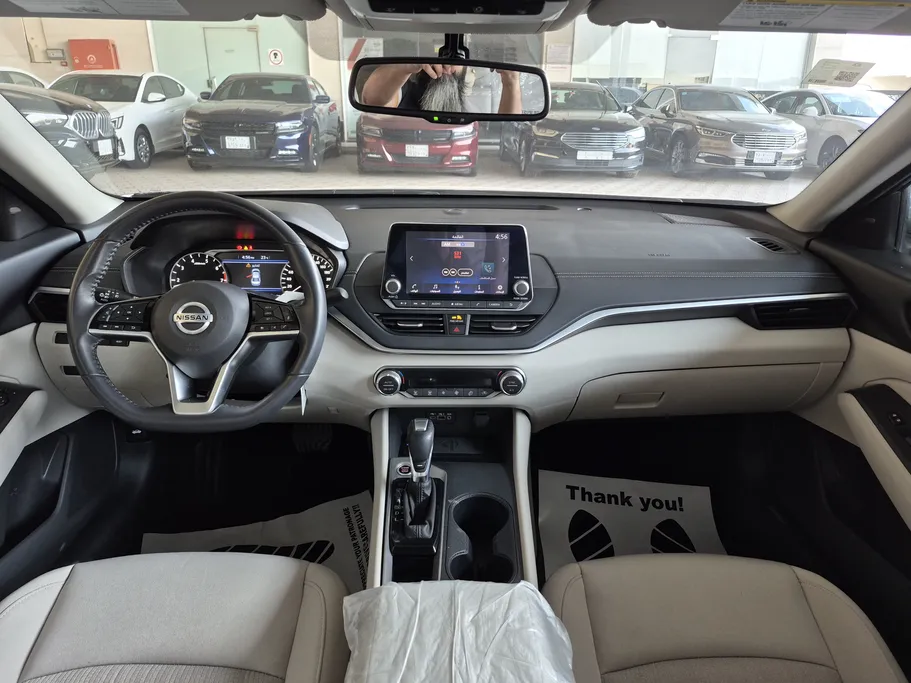 2022 Nissan Altima SV 