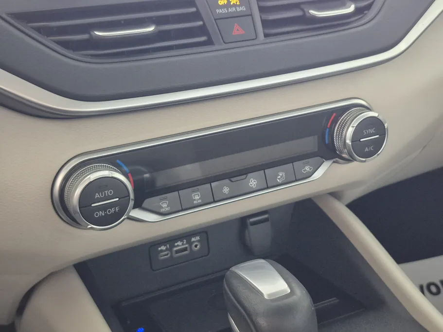 2022 Nissan Altima SV 