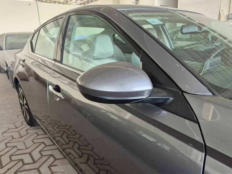 2022 Nissan Altima SV 