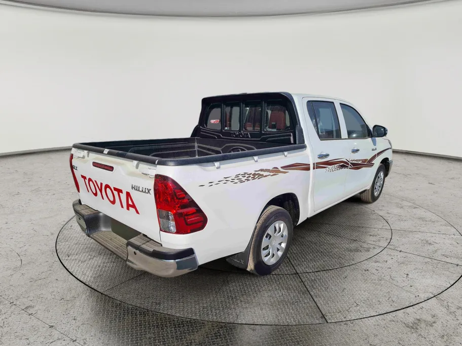 تويوتا هايلكس GLX 2026 