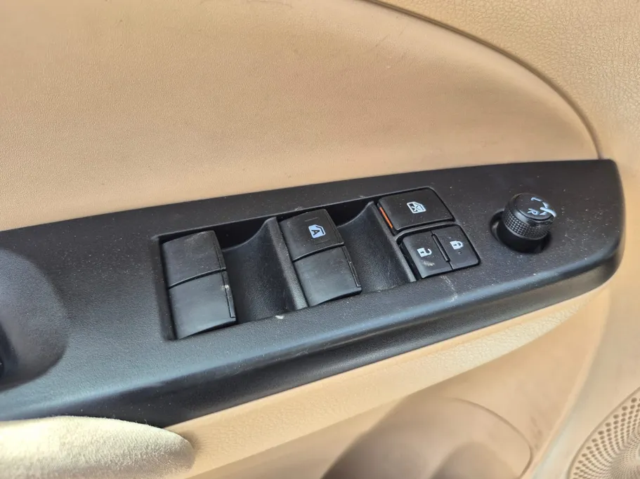 2022 Toyota Yaris  Y 