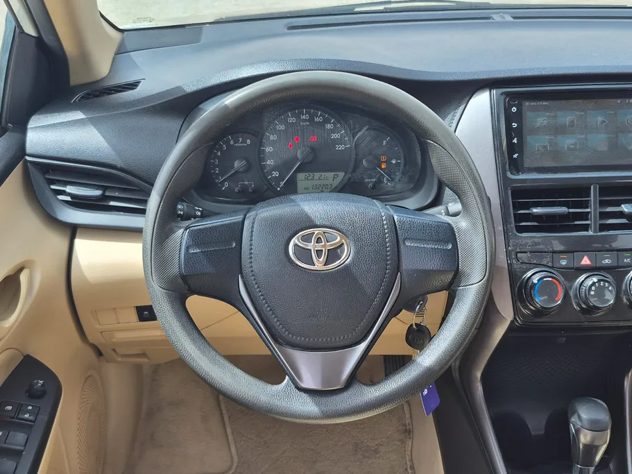 2022 Toyota Yaris  Y 