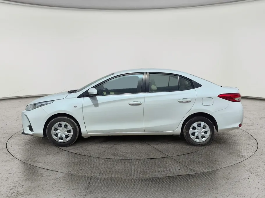 2022 Toyota Yaris  Y 