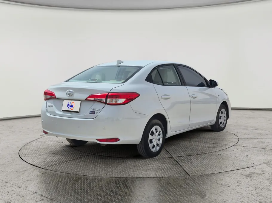 2022 Toyota Yaris  Y 