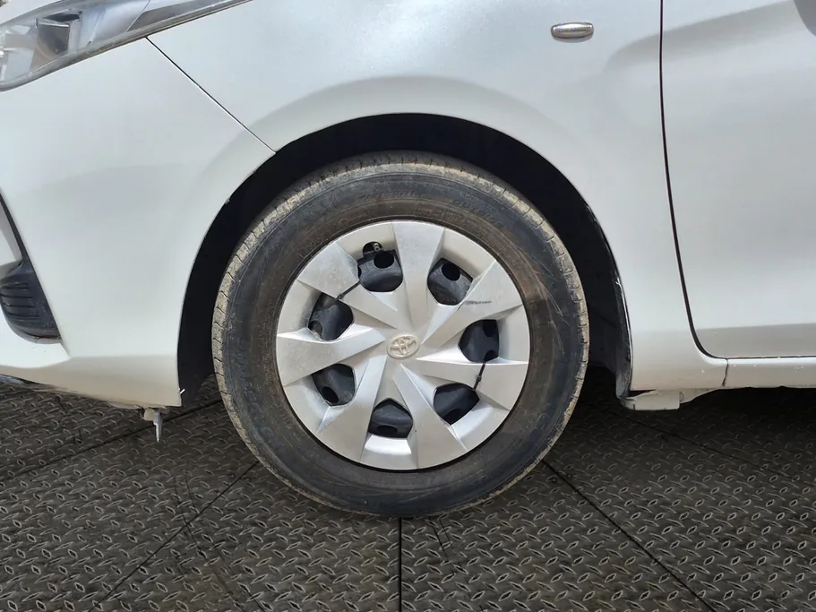 2022 Toyota Yaris  Y 